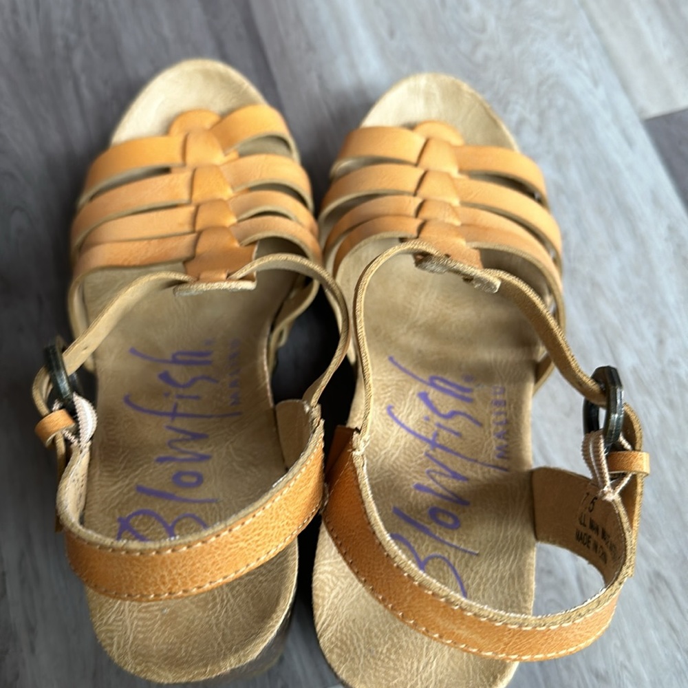 Blowfish Women’s 7.5 Platform Sandals - Picture 9 of 12